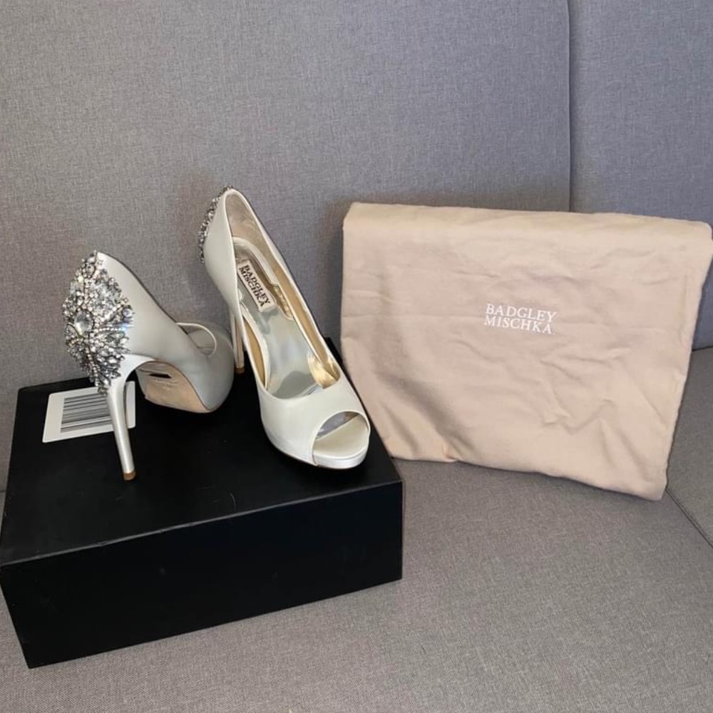 Badgley Mishka Kiara heels